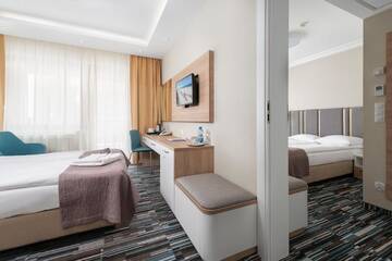 Фото номера Семейный номер Отель Hotel Dom Zdrojowy Resort &amp; SPA г. Ястарня 3