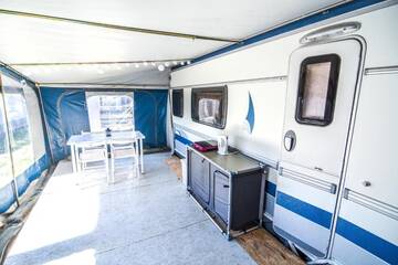 Фото номера Дом-фургон Кемпинги Camping Molo Surf SPOT г. Ястарня 2