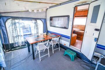 Фото номера Дом-фургон Кемпинги Camping Molo Surf SPOT г. Ястарня 3