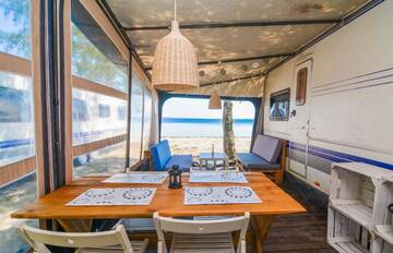 Фото номера Дом-фургон Кемпинги Camping Molo Surf SPOT г. Ястарня 2
