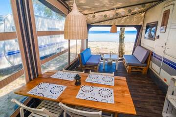 Фото номера Дом-фургон Кемпинги Camping Molo Surf SPOT г. Ястарня 3