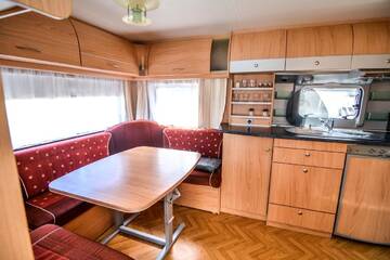 Фото номера Дом-фургон Кемпинги Camping Molo Surf SPOT г. Ястарня 2