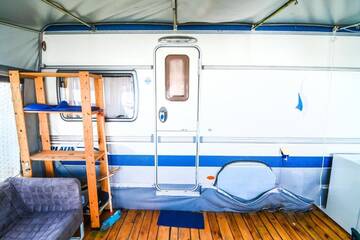 Фото номера Дом-фургон Кемпинги Camping Molo Surf SPOT г. Ястарня 4
