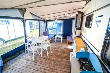 Фото номера Дом-фургон Кемпинги Camping Molo Surf SPOT г. Ястарня 2