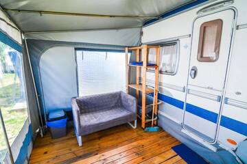 Фото номера Дом-фургон Кемпинги Camping Molo Surf SPOT г. Ястарня 3